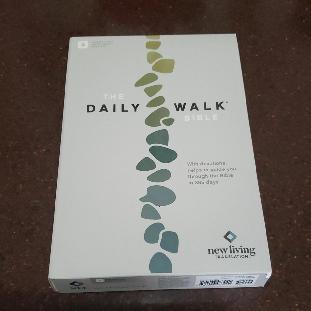 **The Daily Walk BIBLE. NLT.  Brand New